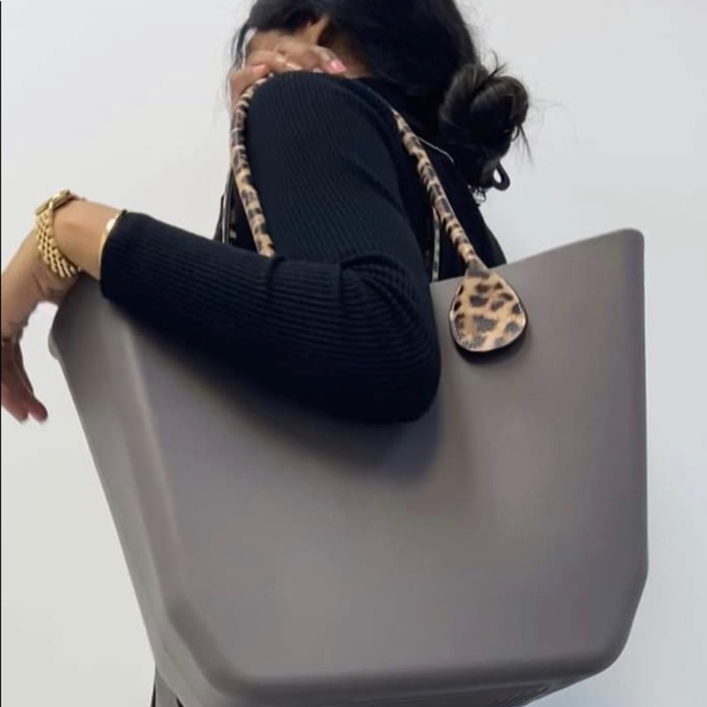 Versa Tote - Small w/bonus interchangeable straps